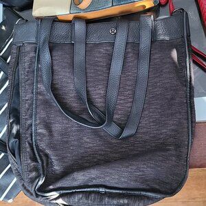 LuLuLemon Now and Always Tote Bag. Expands, Jacquard 15L READ
